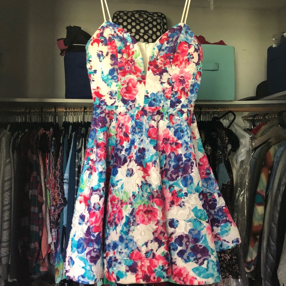 Floral dress, lacy !!